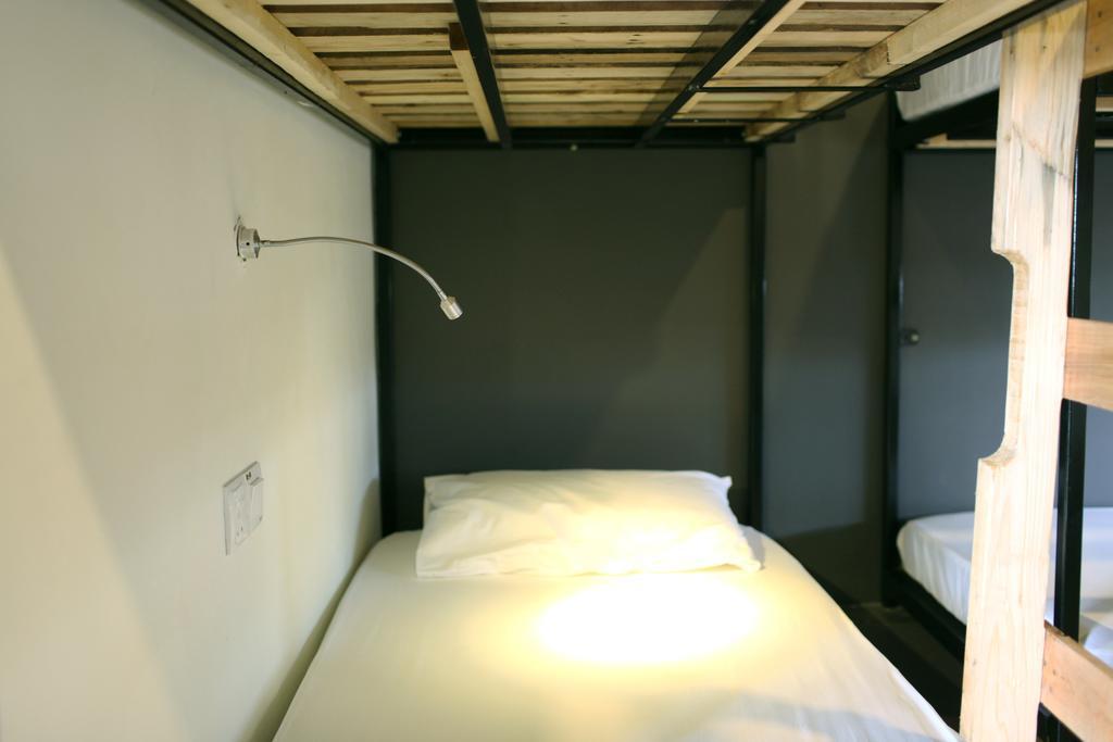 Revopackers Beds And Bunks Hostel Kuala Lumpur Luaran gambar