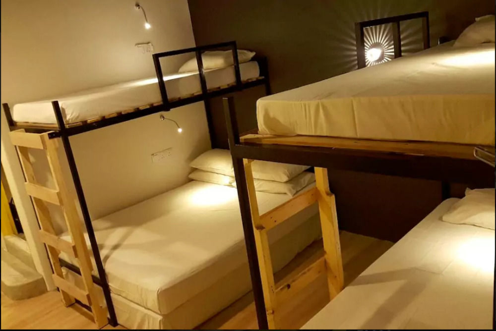 Revopackers Beds And Bunks Hostel Kuala Lumpur Luaran gambar