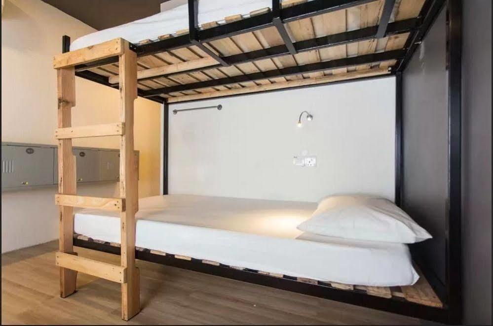 Revopackers Beds And Bunks Hostel Kuala Lumpur Luaran gambar
