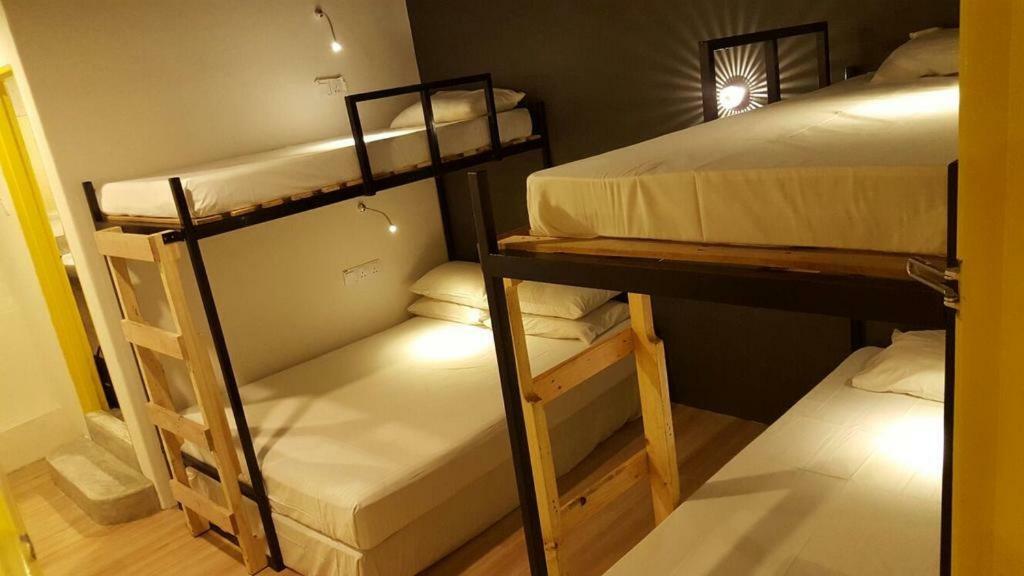 Revopackers Beds And Bunks Hostel Kuala Lumpur Luaran gambar